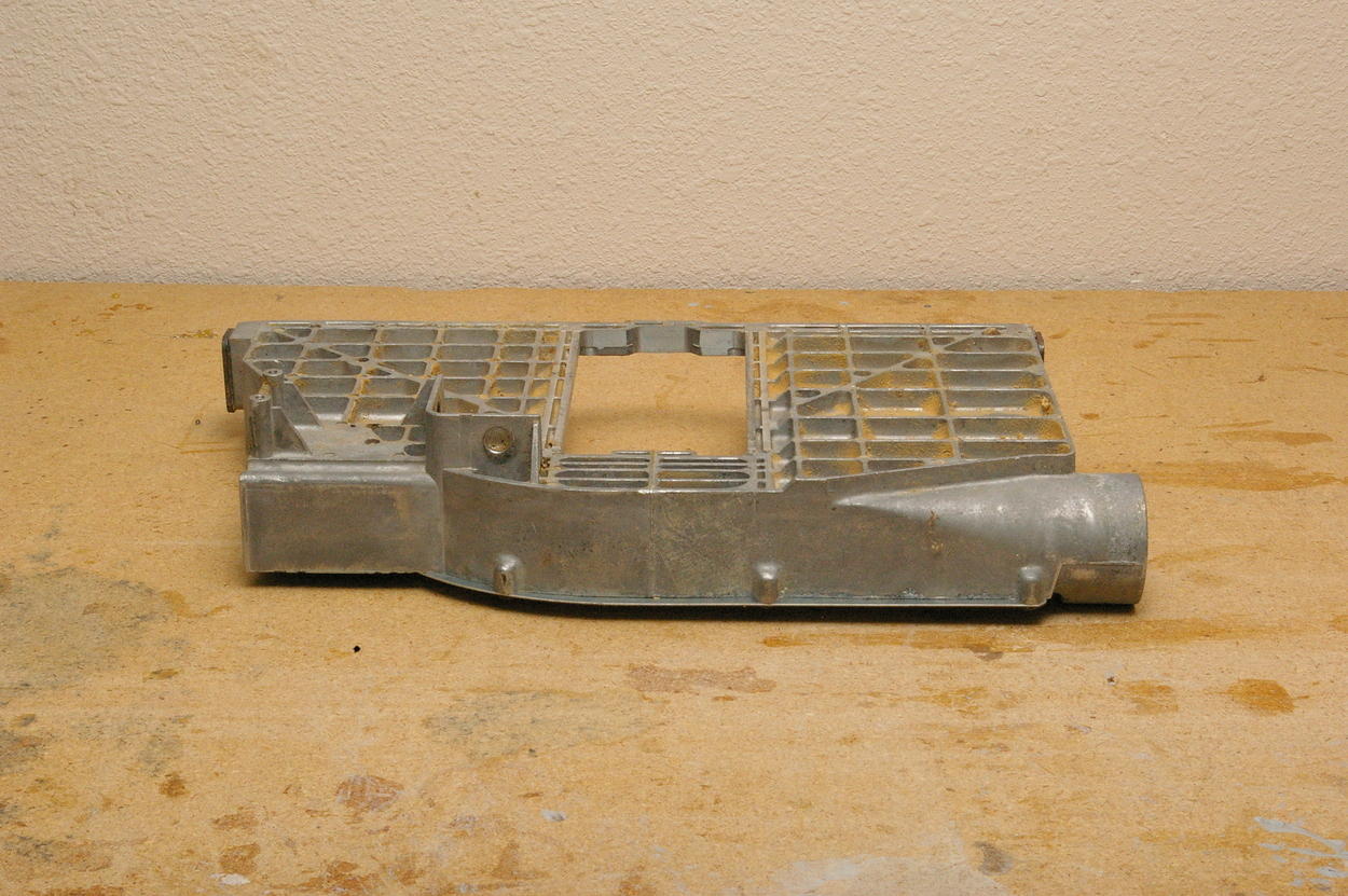 Ryobi BT3000/BT3100
Blade mount housing - other side