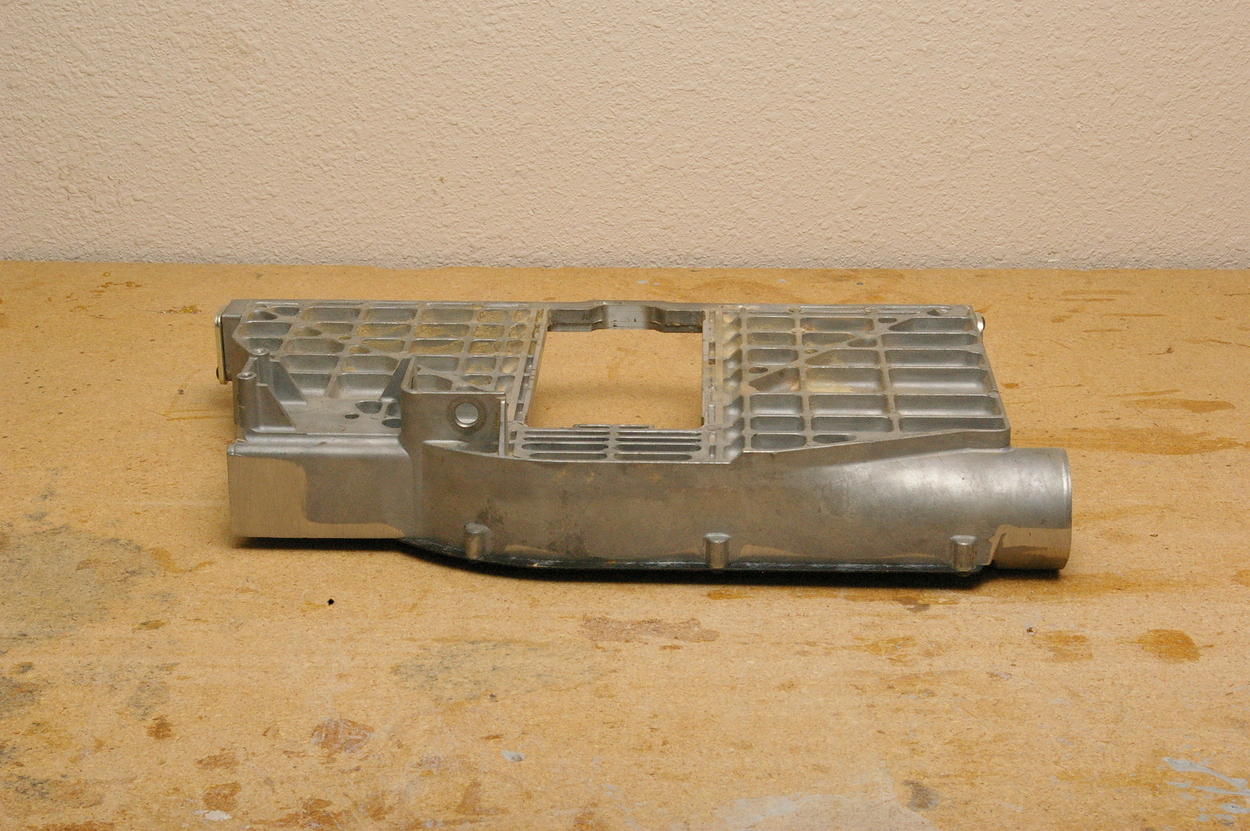 Ryobi BT3000/BT3100
Blade mount housing - other side