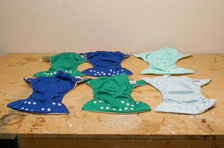 Fuzzi Bunz Diapers
6 Medium sized
Outside view