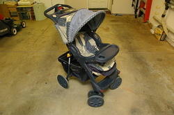 Osh Kosh/EvenFlo stroller
Comes with infant carrier and two car bases