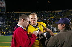 Longshore talks with reporters